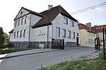 Poskinia. Szkoa, przy ktrej nocowalimy.