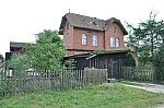 aniewo. Budynek dawnej stacji kolejowej (na ktrej jest skrzynka).