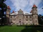 Dąbrówka Wielkopolska. Pałac wyglądał imponująco, jak scenografia do filmu historycznego albo horroru.