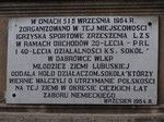 Dąbrówka Wielkopolska, tablica na pałacu.