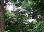 Łomnica, malownicze ruiny mauzoleum dawnych właścicieli majątku - Opitzów.