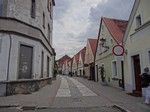 Międzychód, układ urbanistyczny z uliczkami, przy których kamieniczki są ustawione szczytowo.