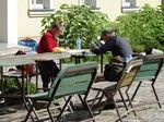 Chalin. Chwilkę odpoczęliśmy na ławeczkach wraz ze spotkanymi tu Jarkiem i synem.