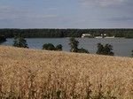 Wzgórza koło Góry, widok na jezioro Jaroszewskie.