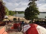 Położony nad brzegiem Jaroszewskiego jeziora budynek OSiR, w którym znajdowały się bary i restauracja.