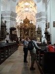 Sieraków. W kościele zajęliśmy miejsca w ławkach, nasz przewodnik-ksiądz opowiadał historię kościoła i miasta przez ponad godzinę.