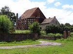 Sieraków, zruinowany szachulcowy zbór ewangelicki.