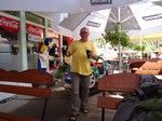 Sieraków. Po drobnych zakupach w miejscowym sklepie zasiedliśmy na "Fortunce"...