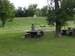 Sieraków. Śniadanie zjedliśmy tuż za mostem przez Wartę w miejscu wodowania kajaków, ze względu na panujący chłód był to bardzo szybki posiłek.