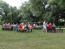 Mielnik. Wróciliśmy na zapowiadaną na godzinę 18-tą niespodziankę, którą okazał się kapuśniak.