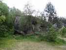 Zajęczniki, przy dawnej żwirowni znajdował się osunięty prawdopodobnie przez prace wydobywcze potężny schron.