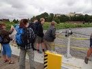 ... chętni mogli wspomagać mięśniowy „napęd” wodnego pojazdu.