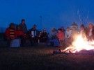 Mokobody. Do późna na zmianę przygrywali dobrze wszystkim znany Czarek na gitarze i nowoprzybyły Macedończyk Jovan na akordeonie.