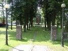 Dotarliśmy do znajdującego się w Nowych Iganiach pomnika upamiętniającego stoczoną tu 10 kwietnia 1831 bitwę.