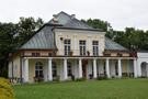 Krasnobród. Pałac Leszczyńskich, w którym obecnie mieści się Sanatorium Rehabilitacyjne dla Dzieci im. Janusza Korczaka.