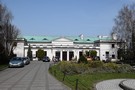 Sieradz. Budynek Teatru Miejskiego, w przeszoci stajnie pocztowe. 03.04.2016