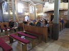 Rossoszyca. Obejrzelimy go dokadnie, a w rodku ksidz opowiedzia histori wityni i... jej remontw.