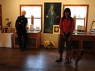 Zduska Wola. Skorzystalimy te z okazji i zwiedzilimy to muzeum, do ktrego wczeniej nigdy nie udao nam si zajrze. Na szczcie pani opiekunka/przewodniczka pozwolia nam wej z pieskiem, poniewa jak to powiedziaa: Ojciec Kolbe te kocha zwierzta.