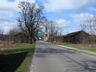 Kazimierz. Ciekawy zesp 200-letnich stod, w oddali koci pw. w. Jana Chrzciciela. 26.03.2017