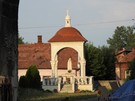 Wiślica. Figura Matki Bożej.
