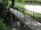 Chroberz. Przejście z kościoła do plebani.