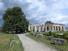 Sobków. Ruiny wczesnoklasycystycznego pałacu Szaniawskich.