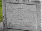 Jarnołtówek. Pomnik upamiętniający wizytę cesarzowej Niemiec Augusty Wiktorii w 1903 roku.
