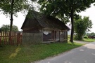 Weszliśmy do Kuderewszczyzny, we wsi ciekawe drewniane zabudowania i przydrożne krzyże...