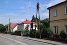 Janów. Sącząc złocisty napój zastanawialiśmy się kto na słupie stworzył „elektryzujące” dzieło.