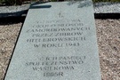 Wasilków. W lesie minęliśmy miejsce pamięci - mogiłę 50 osób rozstrzelanych przez Niemców w 1943 roku.