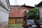 Dobiegniew. Wychodząc z miasta doszliśmy do przejazdu kolejowego i położonej obok synagogi.