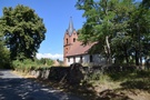 Kęszyca. Podeszliśmy do szachulcowego kościoła pw. św. Marcina z 1728 r. z dobudowaną neogotycką wieżą.