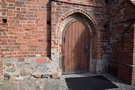 Lubniewice. Obok rynku gotycki kościół pw. Matki Bożej Różańcowej z połowy XV wieku, z wieżą z 1882 roku.