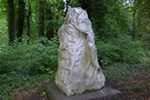 Lubniewice. Zaraz po konsumpcji, przez "Park Miłości" z mostkiem i erotycznymi rzeźbami...