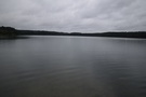 Jezioro Wielkie. Niestety przez deszcz jedynie zamoczylimy i tak mokre nogi.