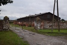 Troszyn. Idąc przez wieś zerknęliśmy na kuźnię i zabudowania folwarczne z przełomu XIX/XX wieku.