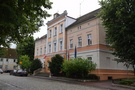 Mieszkowice. Znajdujący się przy rynku ratusz z 1805 roku.
