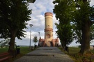 Cedynia. Następnie podeszliśmy do zamkniętej ceglano-kamiennej wieży widokowej z 1895 r.