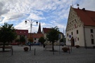 Trzcińsko-Zdrój. Zerknęliśmy na znajdującą się w rynku perłę średniowiecznej architektury, ratusz z zachowaną bogatą dekoracją maswerkową na szczytach.