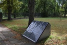 Mylibrz. Ulica Szarych Szeregw doprowadzia nas do cmentarza wojennego.