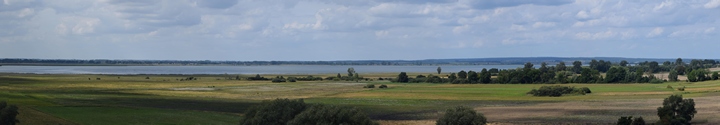 Grdziec. Najwyszy punkt skarpy z rozleg panoram na jezioro Miedwie.