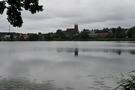 Dobiegniew.  Skręciliśmy, trochę przez przypadek, na ścieżkę spacerową biegnącą wzdłuż jeziora Wielgie.