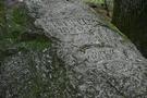 Na jego powierzchni wykuty jest napis: "Tempelburg 1858".